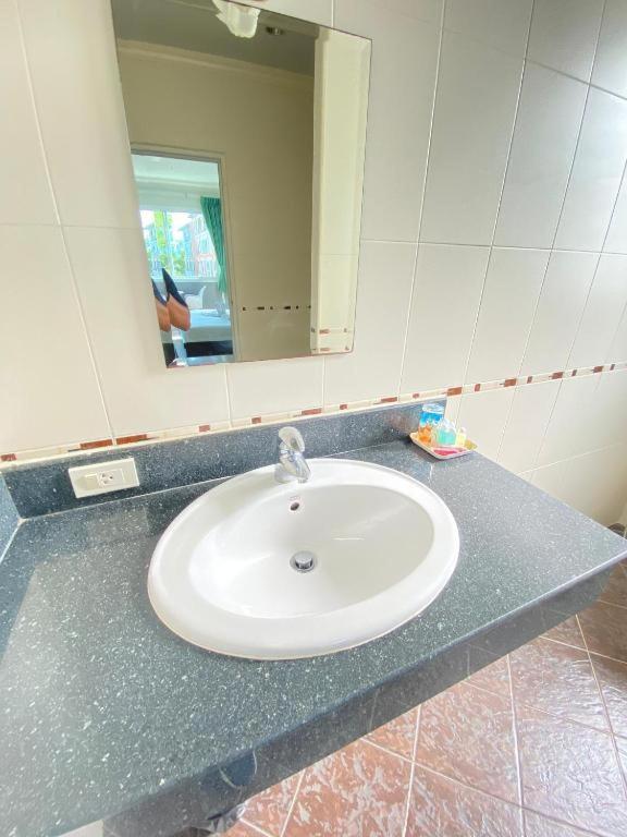 Sweet Dream Hotel Patong Phuket Extérieur photo
